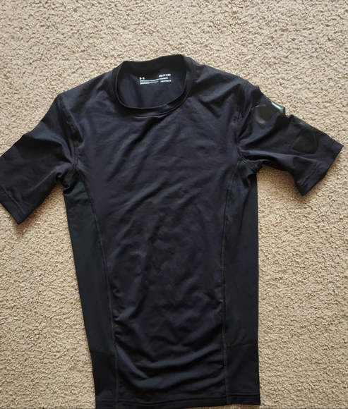Under Armour Men's Dark Swim Rash Guard - Picture 1 of 4